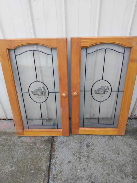 Leadlight Cabinet Doors